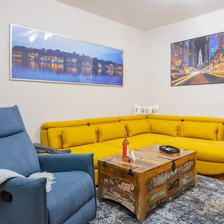 Spacious - Philadelphia Apartment Sofia