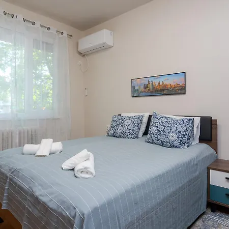 Spacious - Philadelphia Szófia